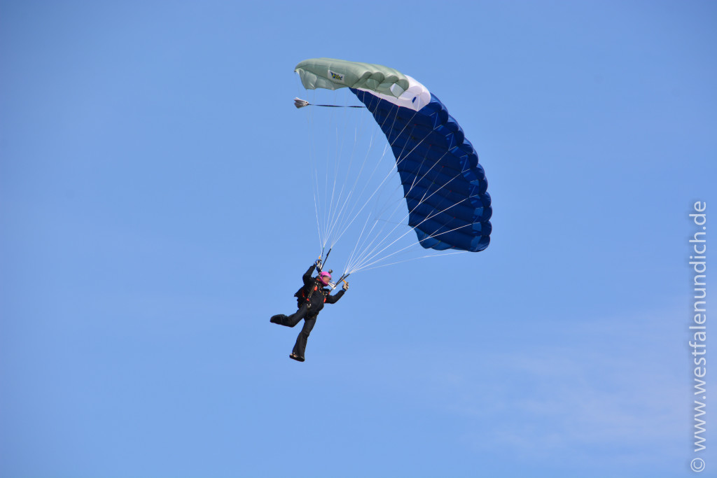 Fallschirm - Bild 01