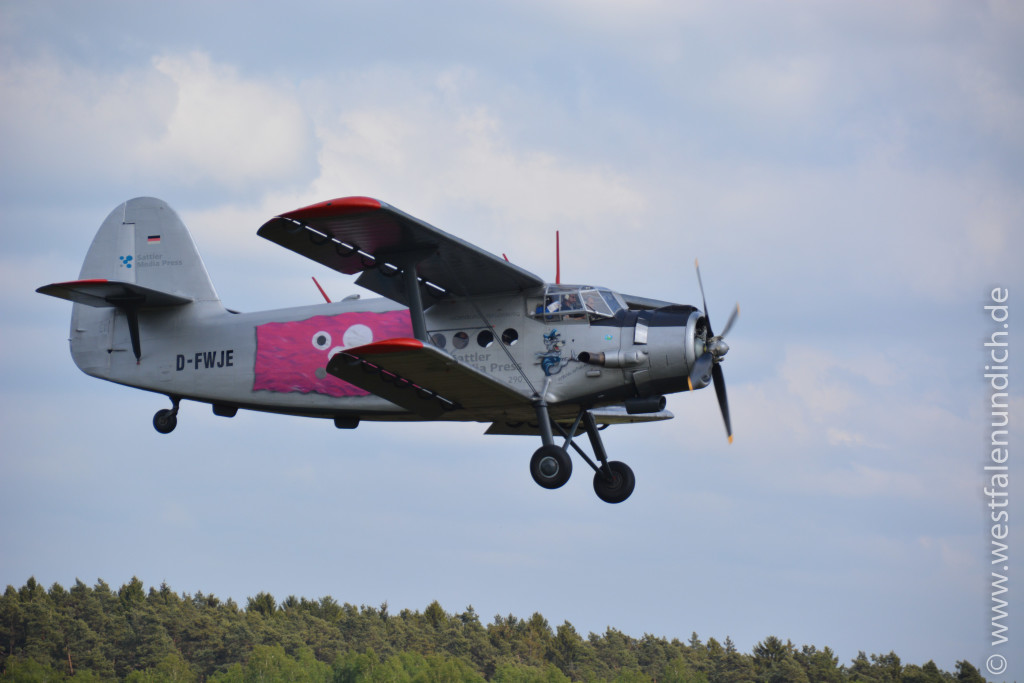 Die Antonov An-2T - Bild 01